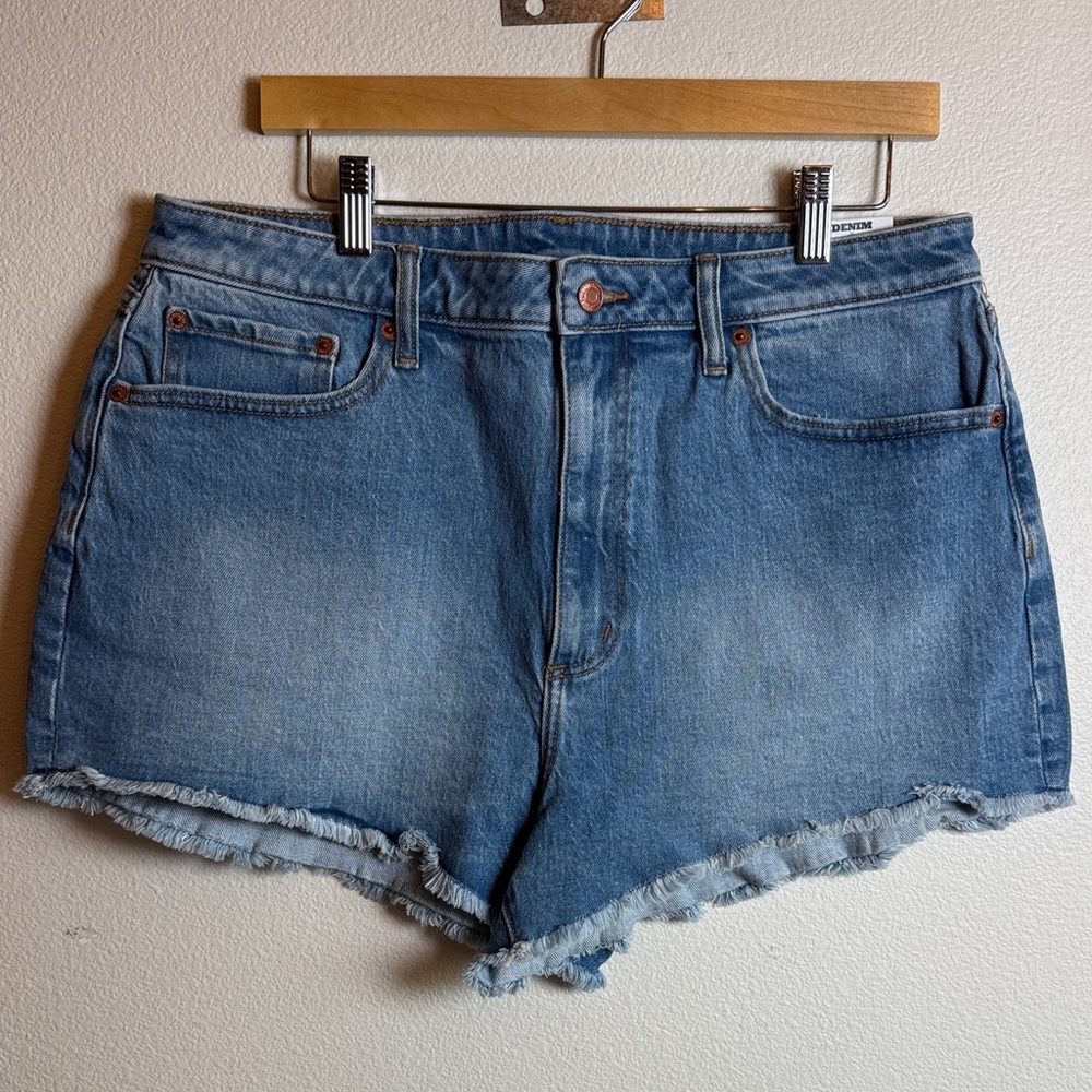 NWT PINK Victoria’s Secret High Rise Denim Jean Cutoff Shorts Size 16 Distressed